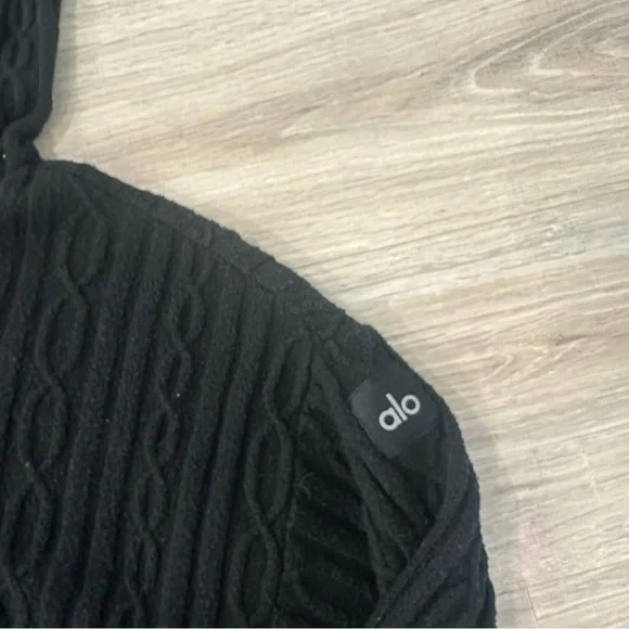 Alo black cable knit hooded sweatshirt and knit sweatpants set - Picture 4 of 7